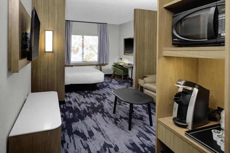 キングサイズベッドのスタンダードルーム, Fairfield Inn & Suites By Marriott Roanoke Salem
