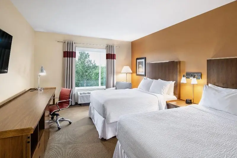 クイーンサイズベッドのスタンダードルーム, Four Points By Sheraton Grande Prairie