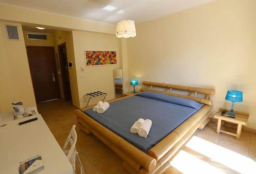 Номер Deluxe, Le Saline Resort