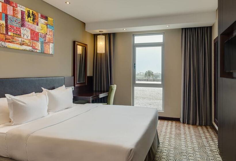 标准间带游泳池, Protea Hotel by Marriott Owerri Select