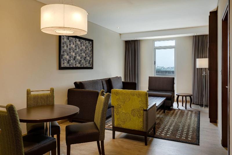 اتاق استاندارد با چشم‌انداز استخر, Protea Hotel by Marriott Owerri Select
