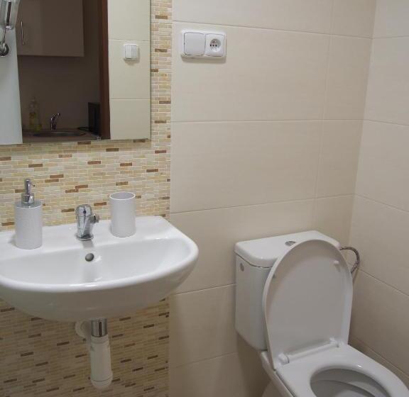 اتاق استاندارد چهار تخته, Museum Inn