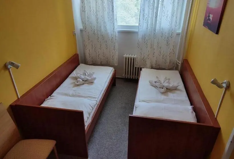 Economy Quadruple Room, Best Hotel Garni