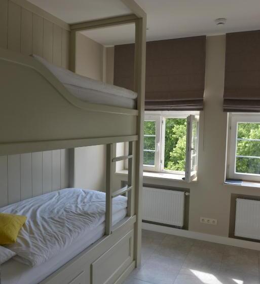 家庭房间共用浴室, Five Point Hostel & Apartments