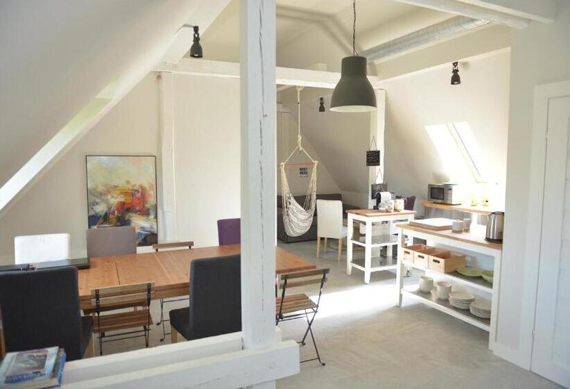 带1个卧室的豪华公寓, Five Point Hostel & Apartments