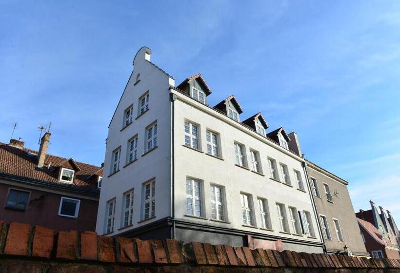 标准三人间共用浴室, Five Point Hostel & Apartments