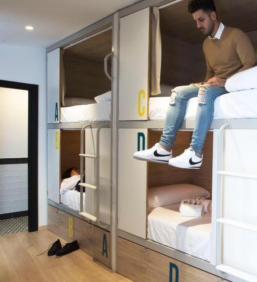 تختخواب در اتاق مشترک, U Sense For You Hostel Sevilla
