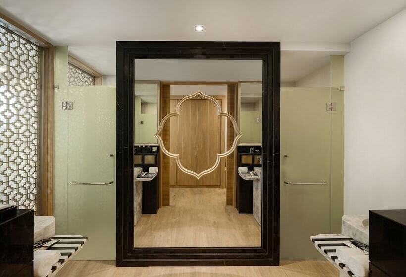 可观山景的豪华套房, Avista Grande Phuket Karon   Mgallery