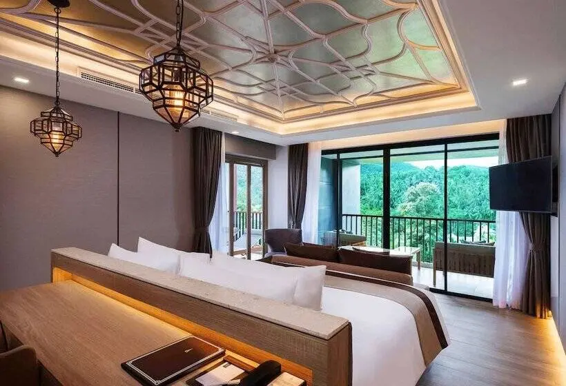 山の見えるスイートデラックスルーム, Avista Grande Phuket Karon   Mgallery