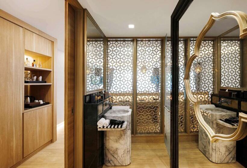 可观山景的豪华套房, Avista Grande Phuket Karon   Mgallery