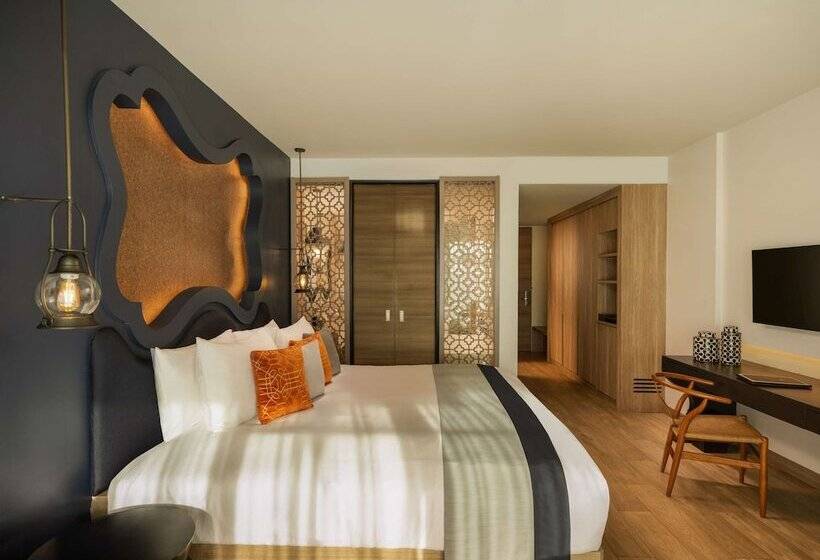 带泳池观景的豪华房, Avista Grande Phuket Karon   Mgallery