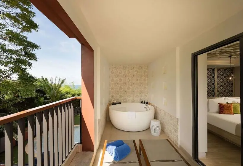 山の見えるスイートデラックスルーム, Avista Grande Phuket Karon   Mgallery