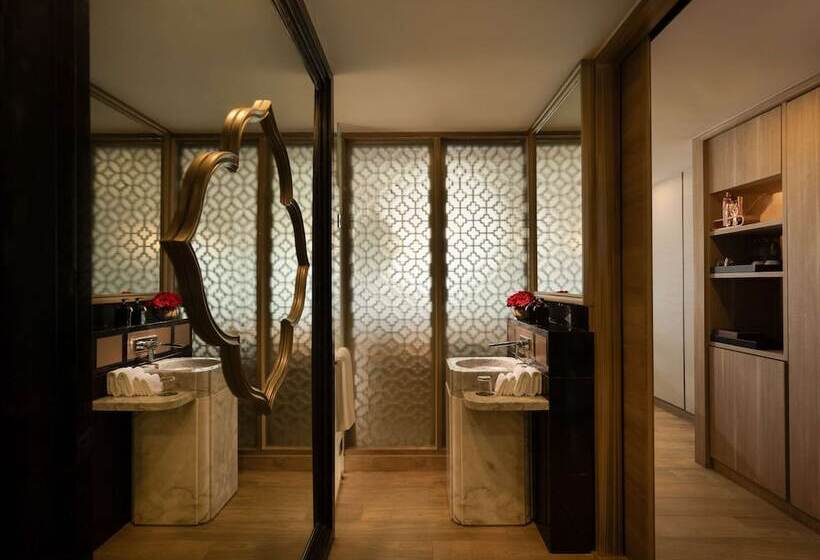 可观山景的豪华套房, Avista Grande Phuket Karon   Mgallery