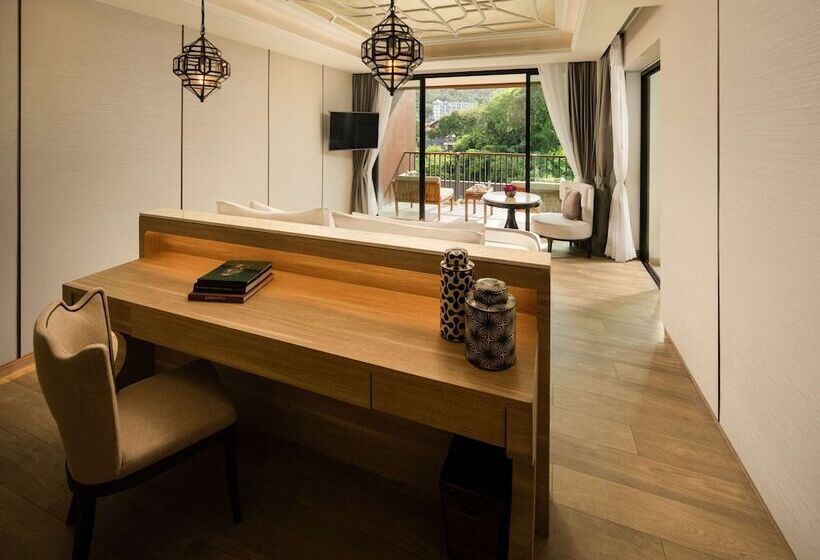 可观山景的豪华套房, Avista Grande Phuket Karon   Mgallery