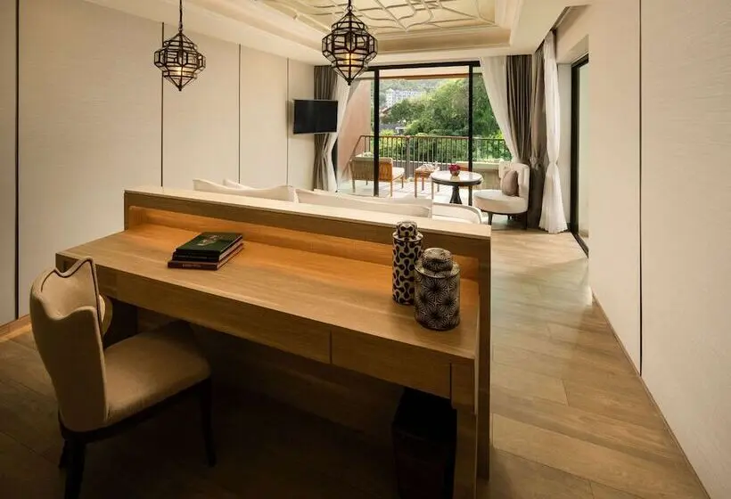 山の見えるスイートデラックスルーム, Avista Grande Phuket Karon   Mgallery
