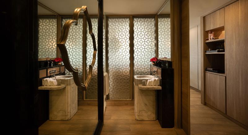 可观山景的豪华套房, Avista Grande Phuket Karon   Mgallery