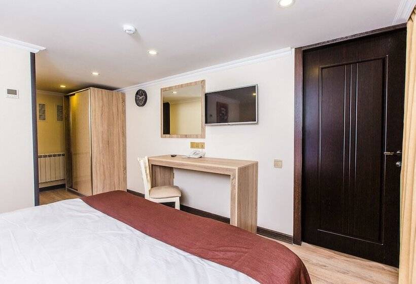 اتاق اکونومی, Deluxe City