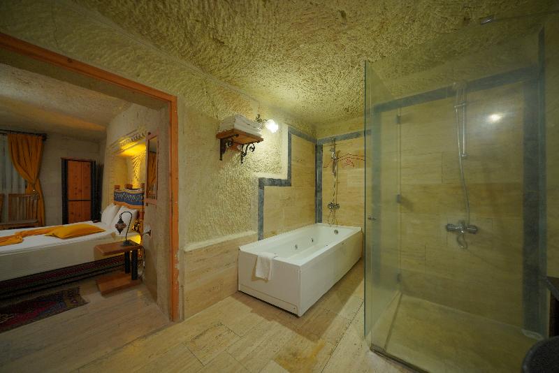 Номер Deluxe, Fosil Cave