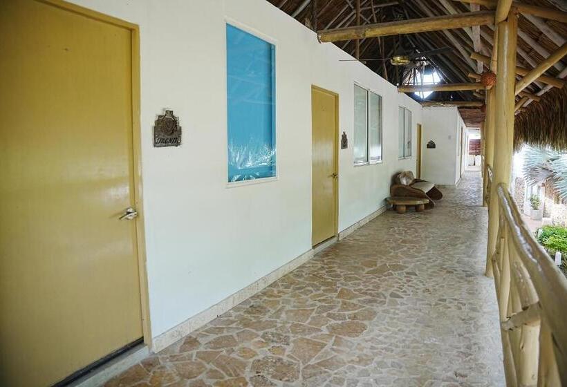 غرفه قياسيه سريرين مزدوجين, Isla Real