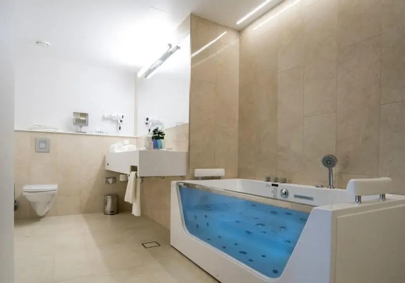سوییت جونیور, Metropol Spa