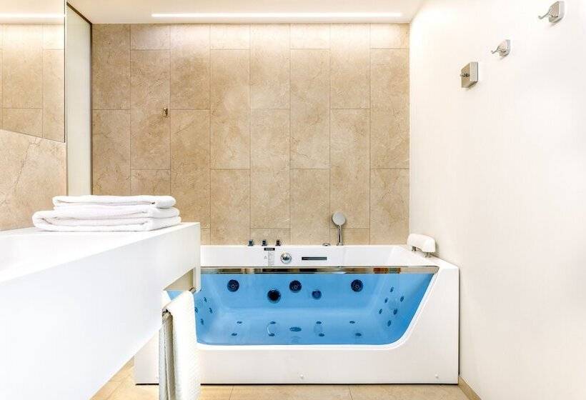 سوئیت با بالکن, Metropol Spa