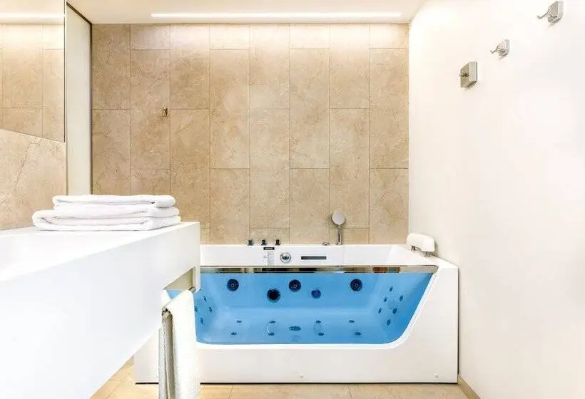 سوئیت با بالکن, Metropol Spa