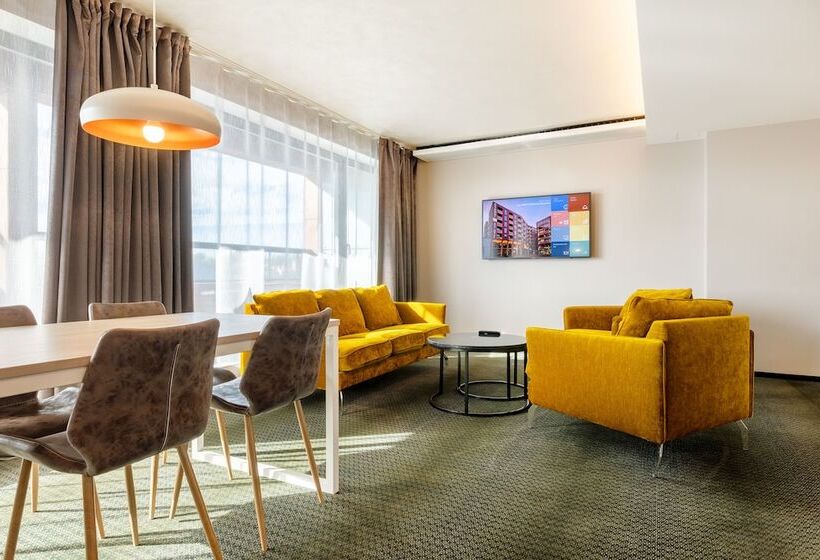 سوئیت با بالکن, Metropol Spa