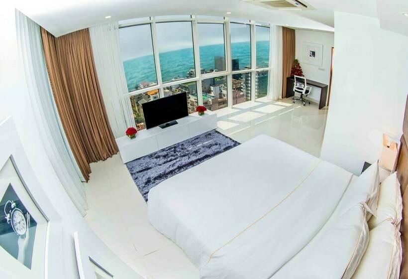 침실 4개 아파트, Platinum One Suites