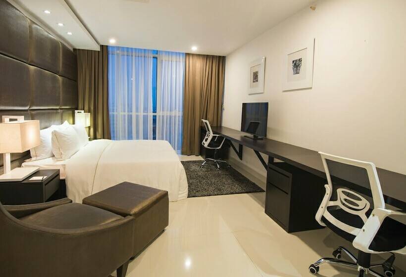 침실 4개 아파트, Platinum One Suites