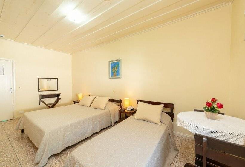 スタンダードトリプルルーム, Saveiros