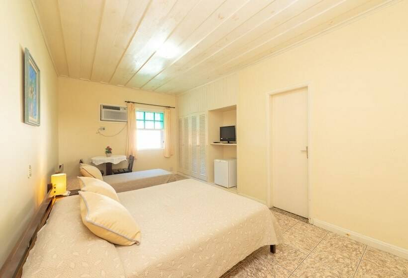 スタンダードトリプルルーム, Saveiros