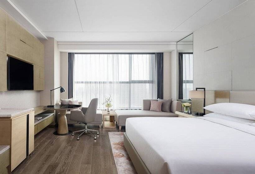 Номер Executive, Shanghai Marriott Hotel Kangqiao