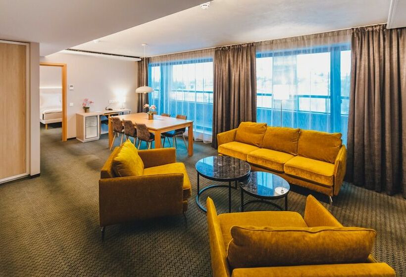 سوئیت با بالکن, Metropol Spa