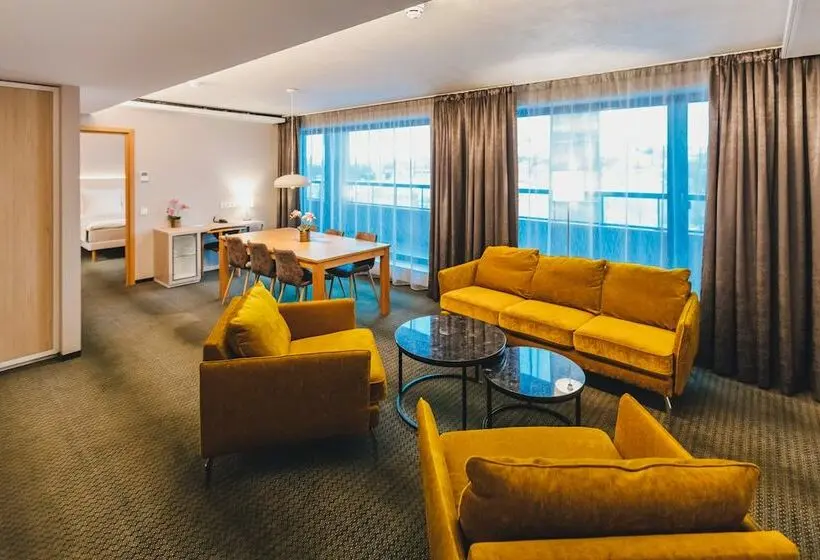 سوئیت با بالکن, Metropol Spa