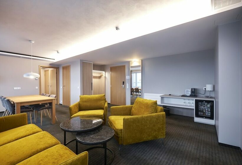 سوئیت با بالکن, Metropol Spa