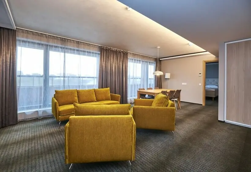 سوئیت با بالکن, Metropol Spa
