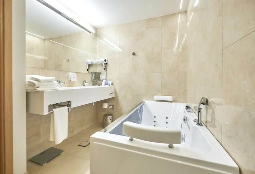 سوئیت با بالکن, Metropol Spa