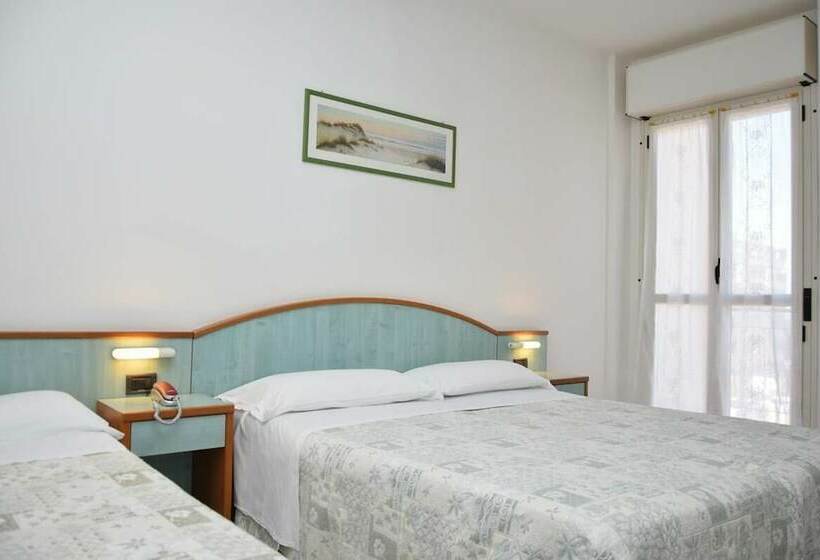 标准三人间, Astor