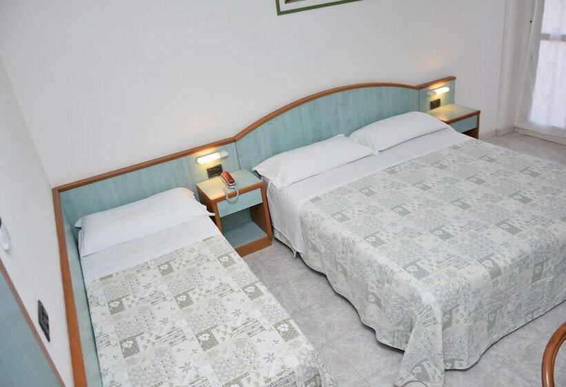 Номер Стандарт Трехместный, Astor