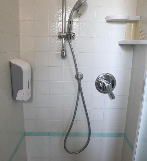 标准单人间, Astor