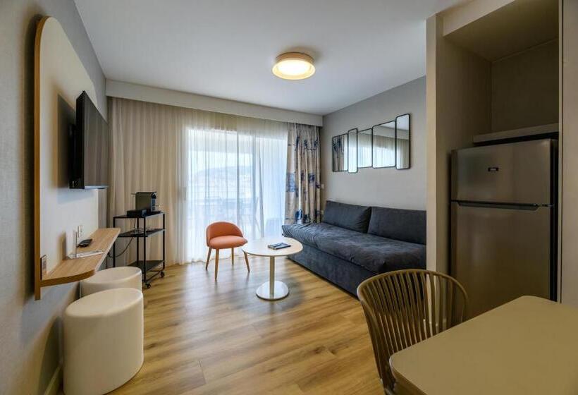 2-Schlafzimmer-Suite mit Terrasse, Best Western Plus Ajaccio Amiraute