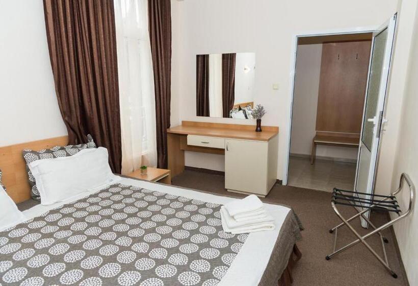 带1个卧室的带阳台的公寓, Central