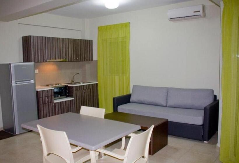 شقة غرفة واحدة, Fournia Village