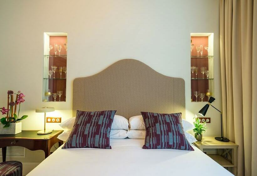 스탠다드 룸, Gloria De Sant Jaume