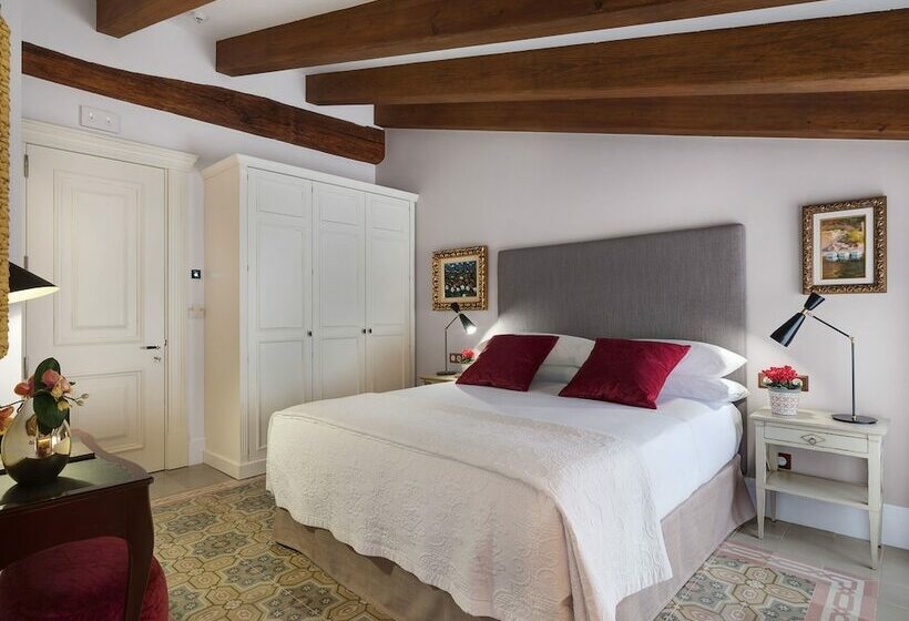 스탠다드 룸, Gloria De Sant Jaume