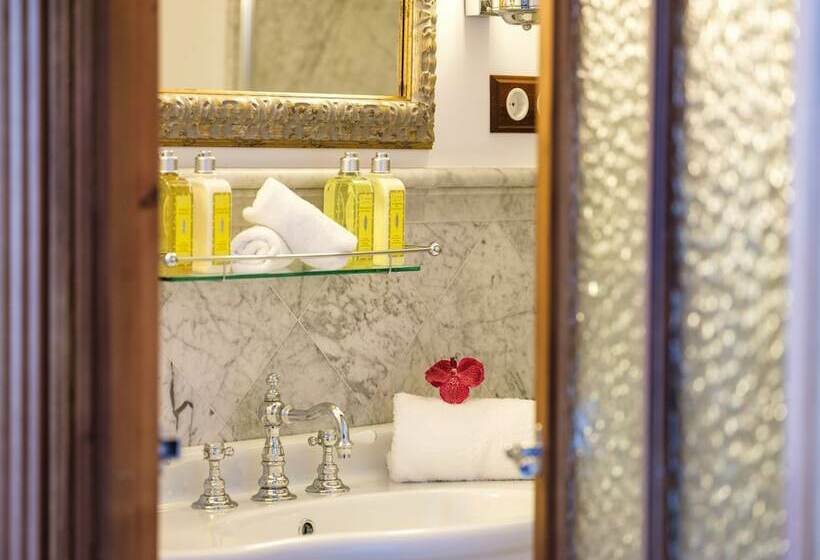 스탠다드 룸, Gloria De Sant Jaume