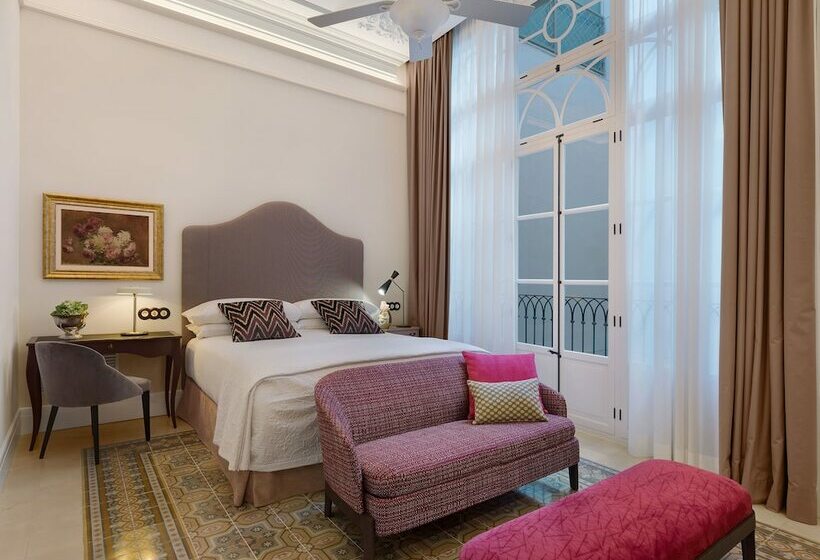 디럭스 룸, Gloria De Sant Jaume