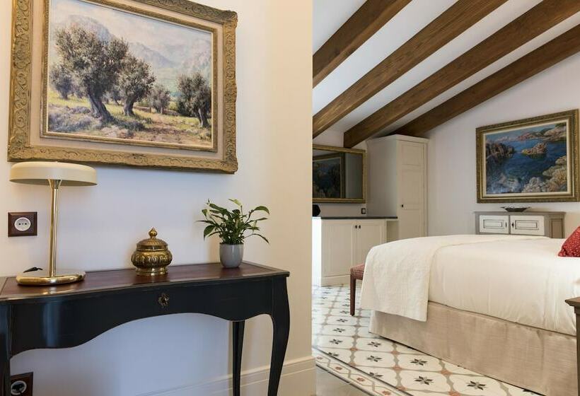 디럭스 룸, Gloria De Sant Jaume