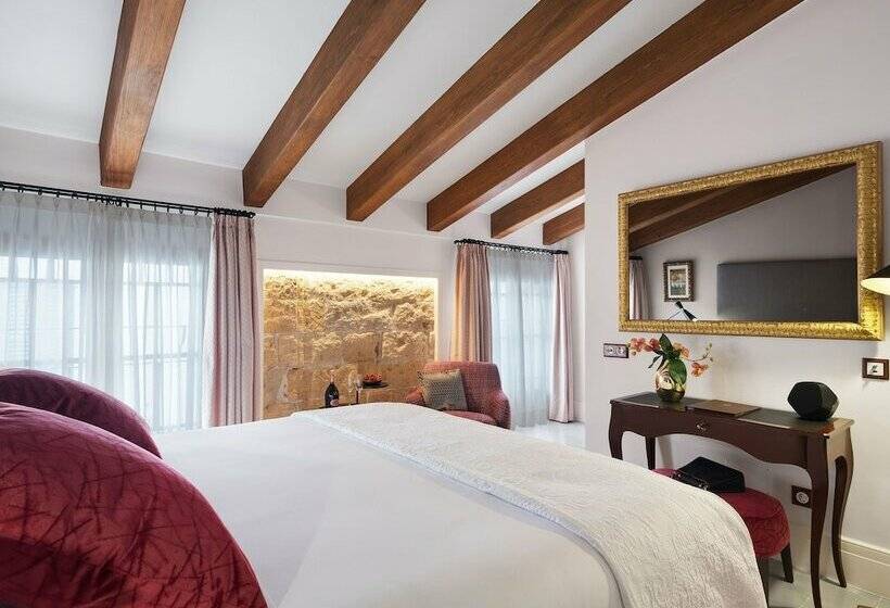 디럭스 룸, Gloria De Sant Jaume