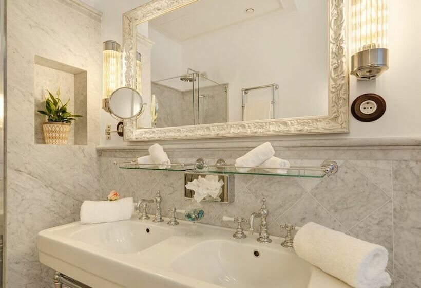 디럭스 룸, Gloria De Sant Jaume